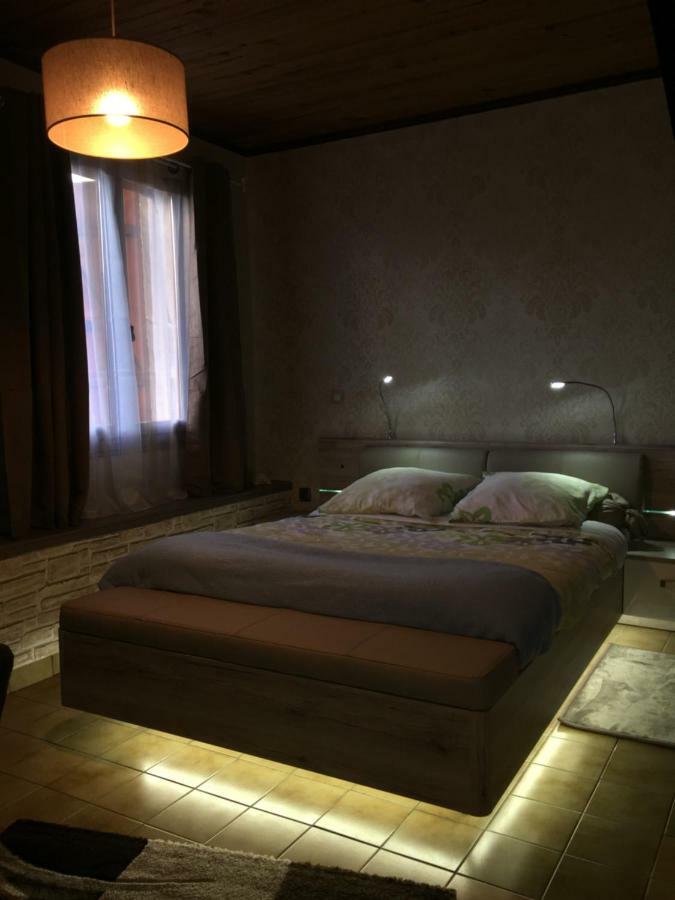 Bed and Breakfast Domaine Jeanne D'Arc Valhuon Екстер'єр фото