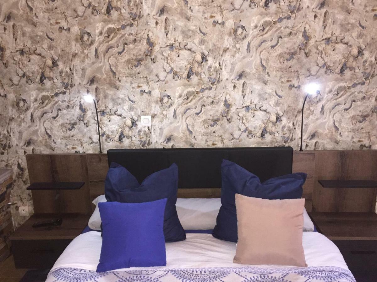 Bed and Breakfast Domaine Jeanne D'Arc Valhuon Екстер'єр фото